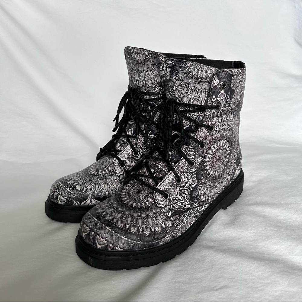 ELECTRO THREADS Floral Mandala Combat Boots Unisex Mens 11 M Women’s 12.5 EUC+